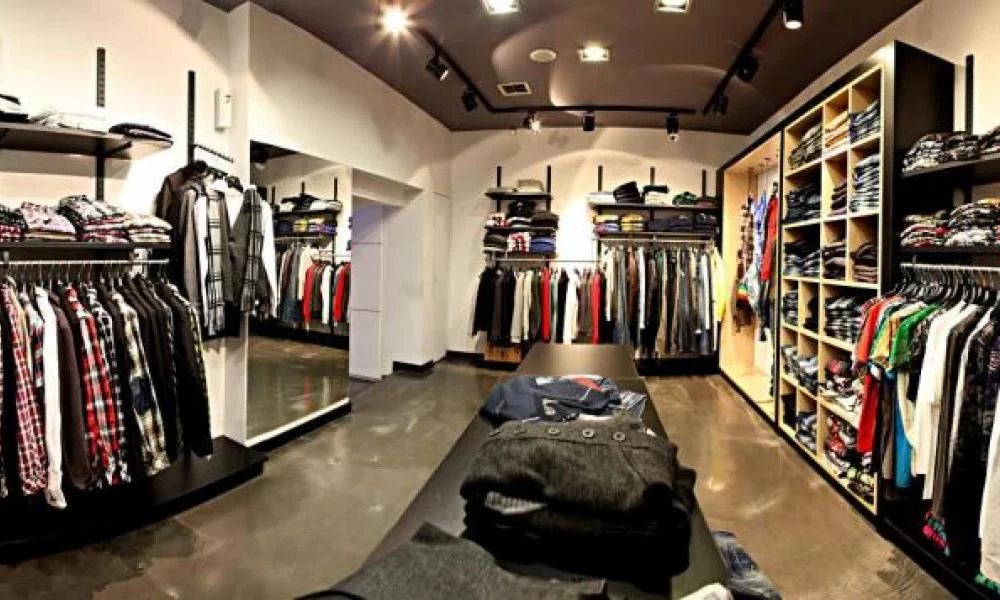 Άρση μέτρων: Πώς θα δοκιμάζουμε ρούχα όταν ανοίξουν τα καταστήματα;